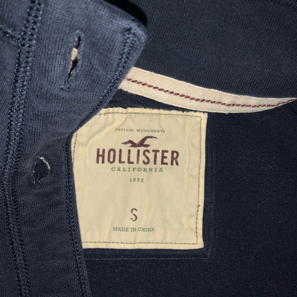 hollister button up sweater - Picture 3 of 3
